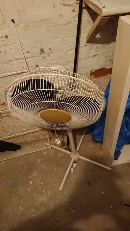 Photo of free Large oscillating floor fan (CT11) #1