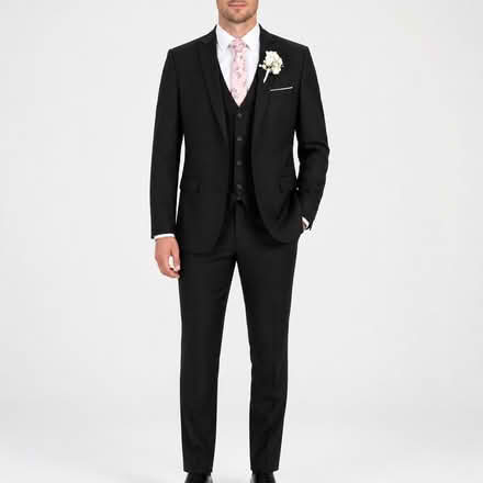 Photo of 3-piece suit 33R (Woodley, RG5) #1