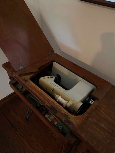 Photo of free Sewing machine in vintage table (Edgemont PA) #3