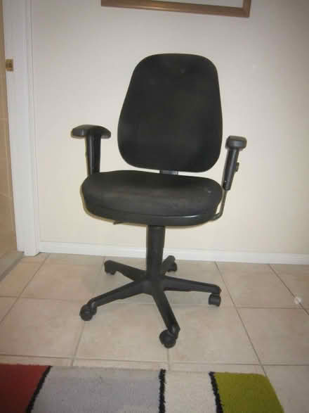 Photo of free Office chair (Ettalong near shops) #1