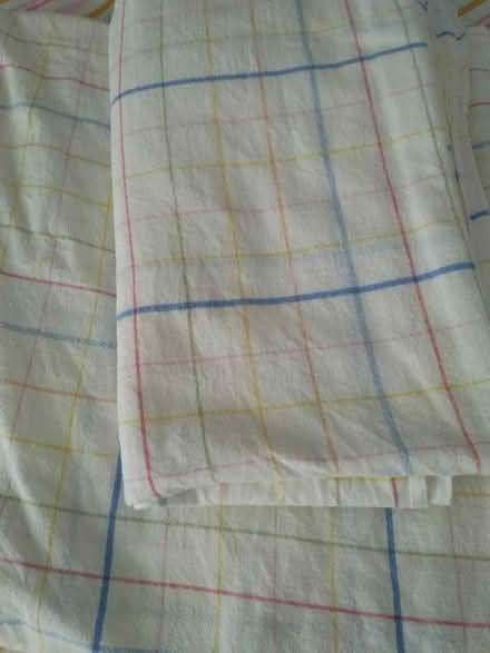 Photo of free 2 bed sheets, 210cm by 220 cm (Millhouses S7) #1