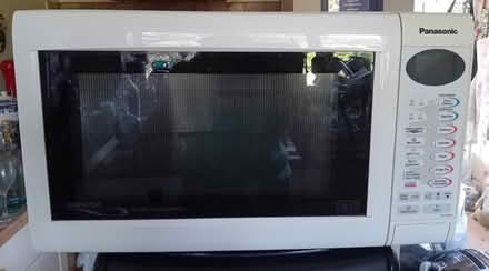 Photo of free White Panasonic Microwave Oven (Twyford RG10) #1