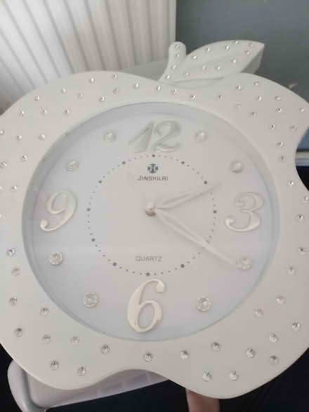 Photo of free Apple clock (South ockendon RM15) #2
