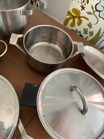 Photo of free 4 pans with lids, two large, two medium plus large colander. (Aigburth L17) #3