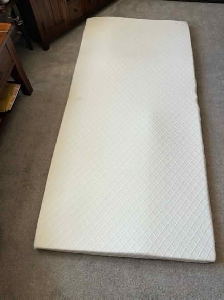 Photo of free Mattress topper for single bed (Bridge of Weir. PA11 3BB) #1