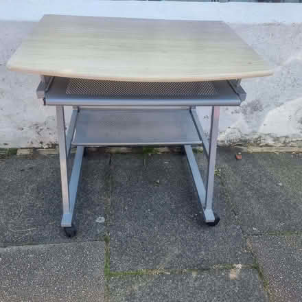 Photo of free Desk / Computer Desk (Aldrington BN3) #2