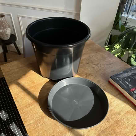 Photo of free 35cm plastic plant pot (London Fields E8) #1