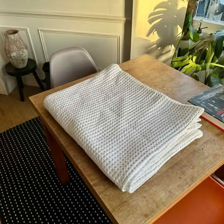 Photo of free Large bright white bed/sofa throw (London Fields E8) #2