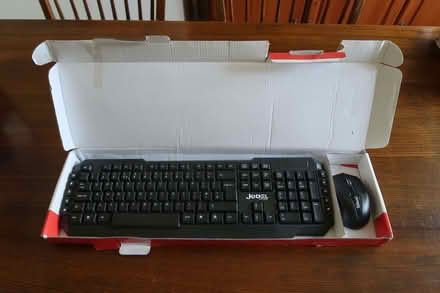 Photo of free Wireless Keypad & Mouse (Amersham Common HP7) #1