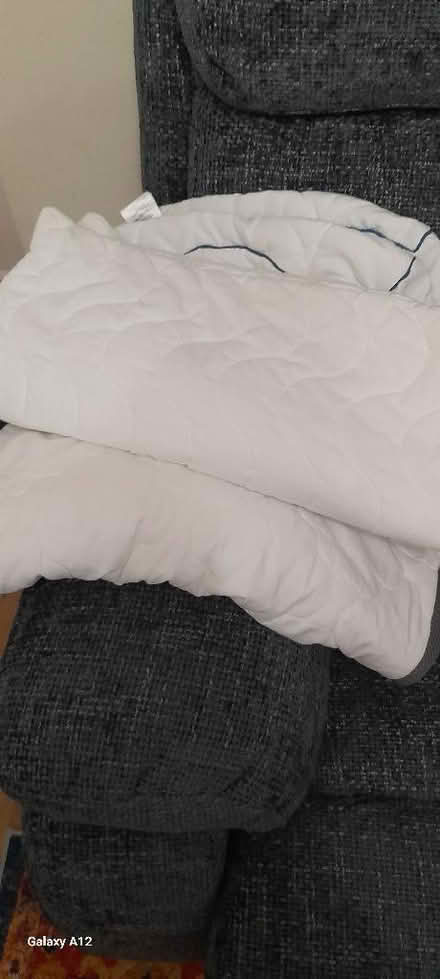 Photo of free Blanket/throws x 2 and quilted pillowcase covers x 3 (Welling DA16) #2