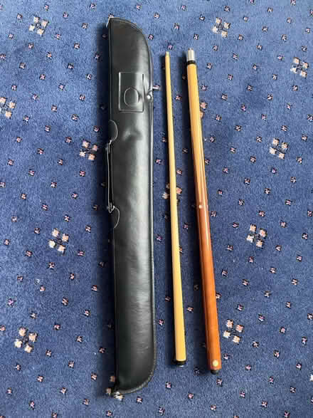 Photo of free Snooker cue with case (Midstocket AB15) #1