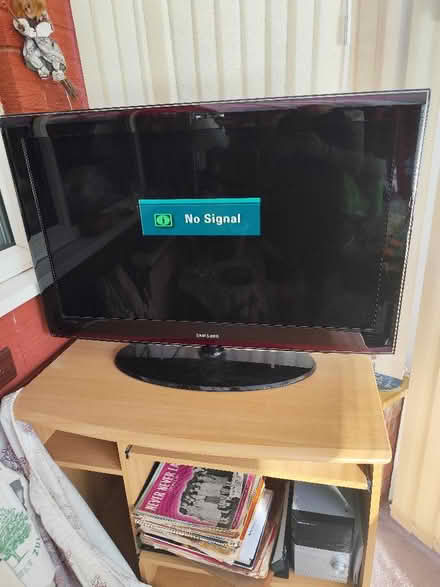 Photo of free Samsung 40 inch TV. Working no remote (Bowerham LA1) #1