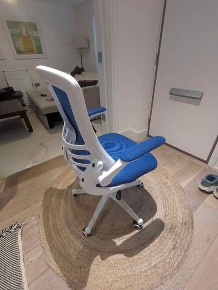 Photo of free White/blue teen office chair (Petersfield Ward CB1) #3