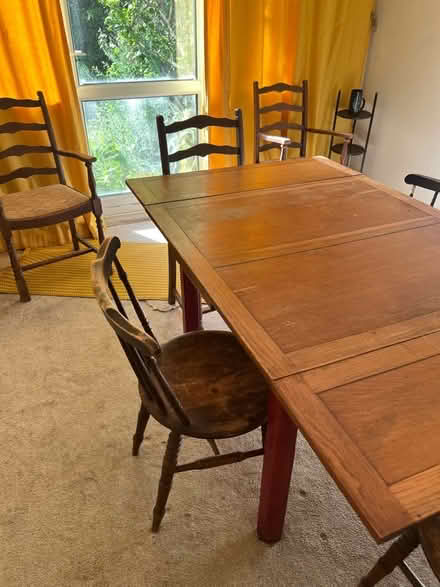 Photo of free Oak dinning table and six chairs (Cutteslowe OX2) #4