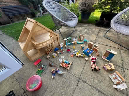 Photo of free Doll’s House and lots of bits (Hassocks BN6) #2