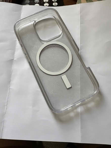 Photo of free iPhone 16 pro otterbox case (Wellow, Bath) #1