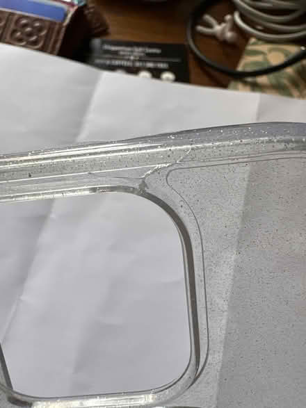 Photo of free iPhone 16 pro otterbox case (Wellow, Bath) #3