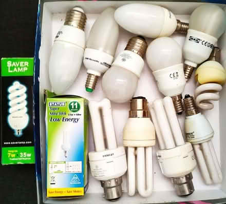 Photo of free 14 Compact Fluorescent Light (CFL) Bulbs (Franche DY11) #1