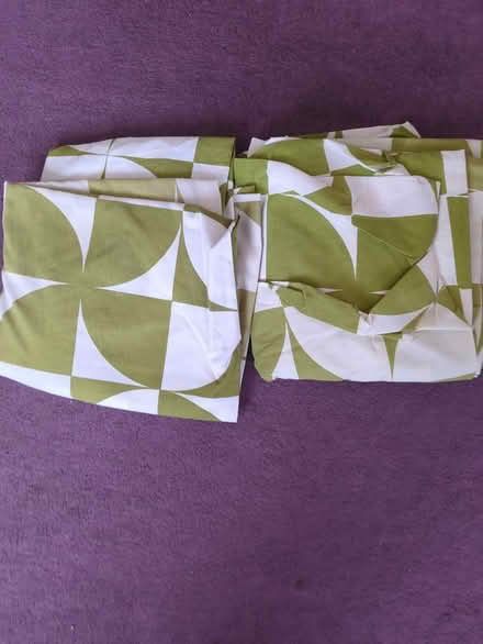 Photo of free Single bed sheets, X two fitted (Thamesmead South DA18) #1