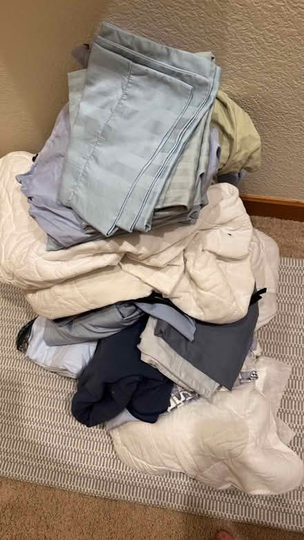 Photo of free bedding for twin and queen bed (SW Longmont) #1