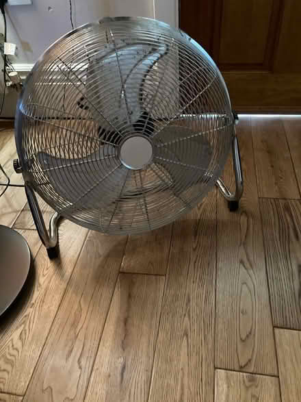 Photo of free Broken floor fan (Woodseats S8) #1