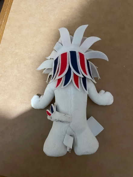 Photo of free England lion (Mitcham CR4) #2