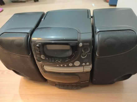 Photo of free CD player (islington N1) #1