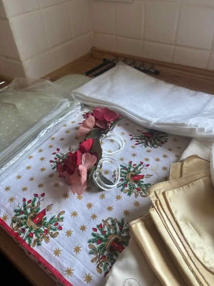 Photo of free 3 tablecloths with napkins + rings (CT154BG) #2