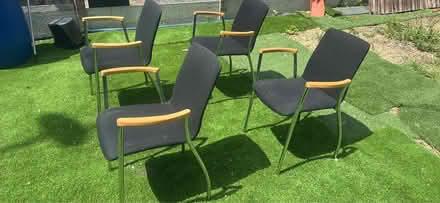 Photo of free Round dinning n chairs (Erith ,DA8) #3