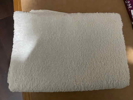 Photo of free White bath sheet (Mitcham CR4) #1