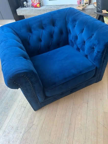 Photo of free Chesterfield Style Blue Velvet Sofa (Clapham Junction SW11) #1