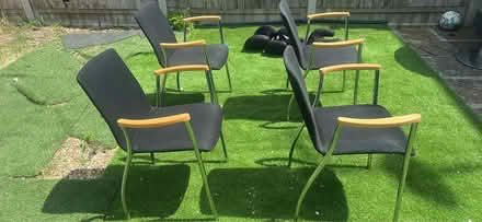 Photo of free Round dinning n chairs (Erith ,DA8) #2