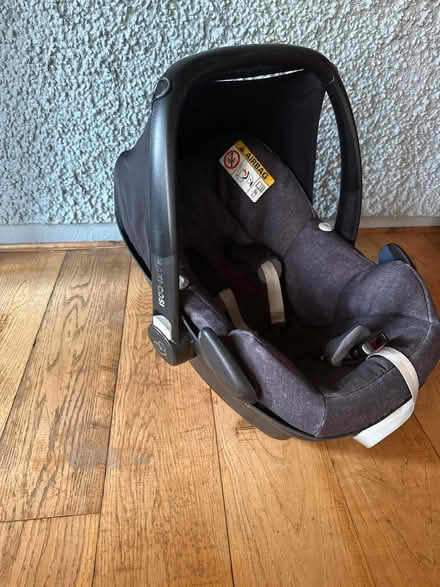 Photo of free Maxi cosi carseat (Clogheen) #1