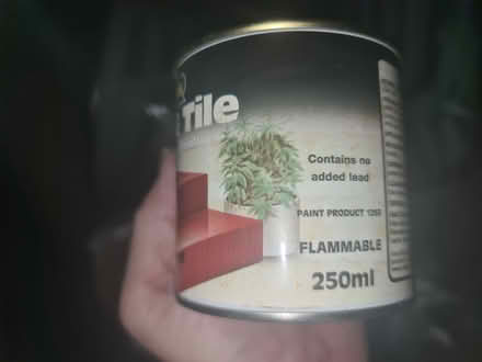 Photo of free Small tin of red gloss paint (Hackney E8) #2