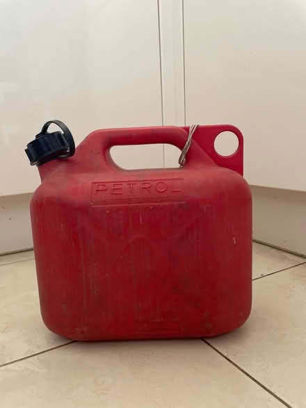 Photo of free Petrol Can - 5 Litres (Mill Hill (NW7)) #1