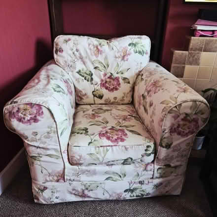 Photo of free Lovely arm chair (Rose Green PO21) #1
