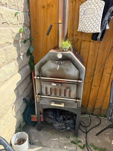 Photo of free Pizza Oven (Horsforth LS18) #1