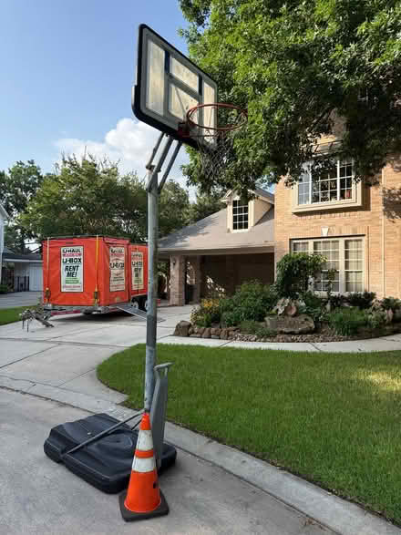 Photo of free Baskvall hoop (2102 Prim water Ct Kingwood) #1