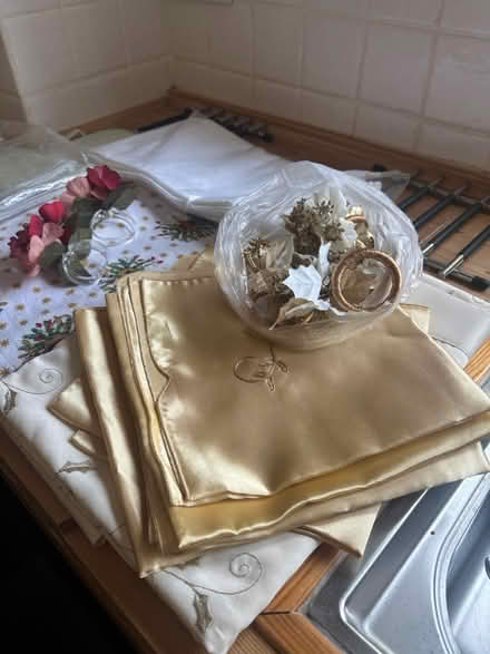 Photo of free 3 tablecloths with napkins + rings (CT154BG) #1