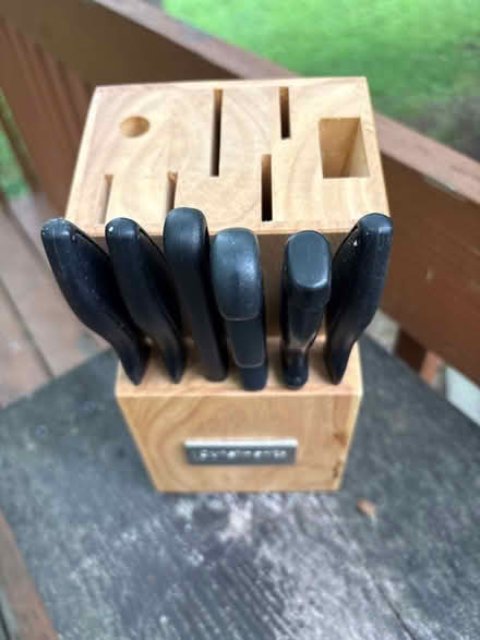 Photo of free Knife block (Croton-on-Hudson) #1