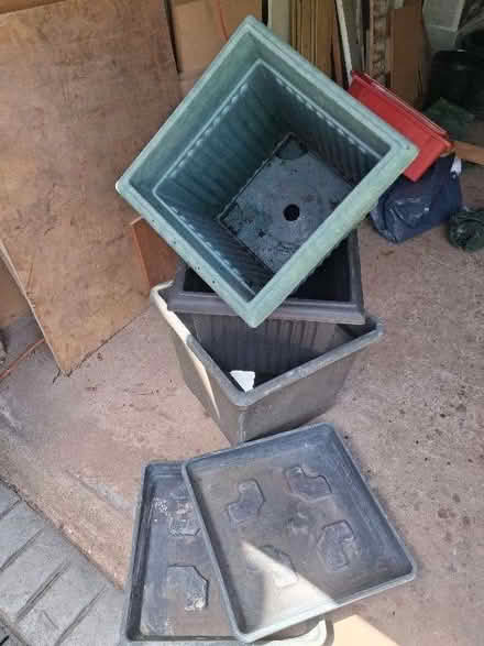 Photo of free Large plant pots (Wellesbourne CV35) #1