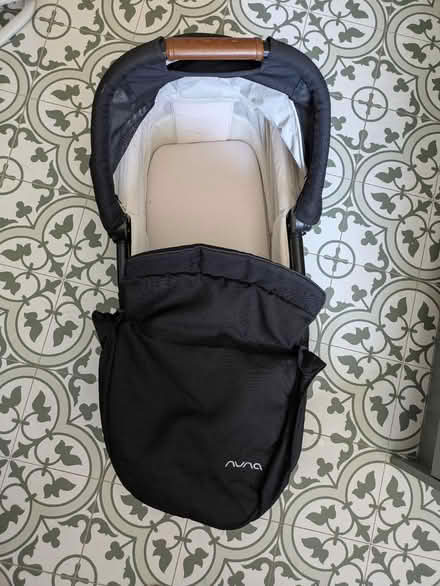 Photo of free Nuna bassinet (Glasgow G44) #3