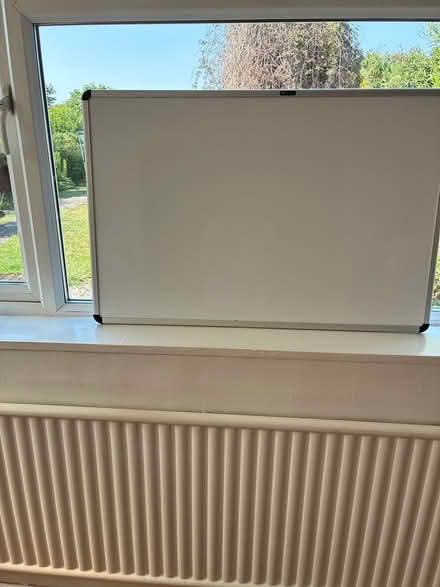 Photo of free White board (Dunstable, Bedfordshire) #1