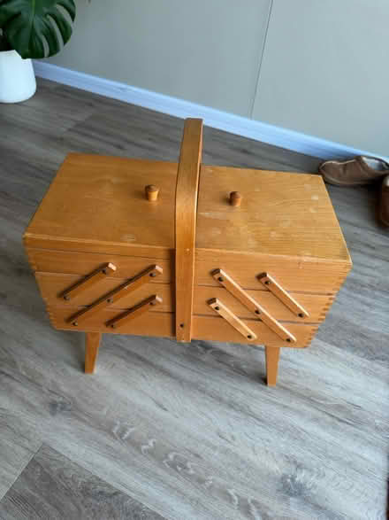 Photo of free Mid century sewing box (Leigh-on-Sea SS9) #1