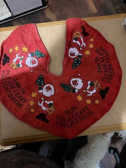 Photo of free Tree skirt (Mitcham CR4) #1