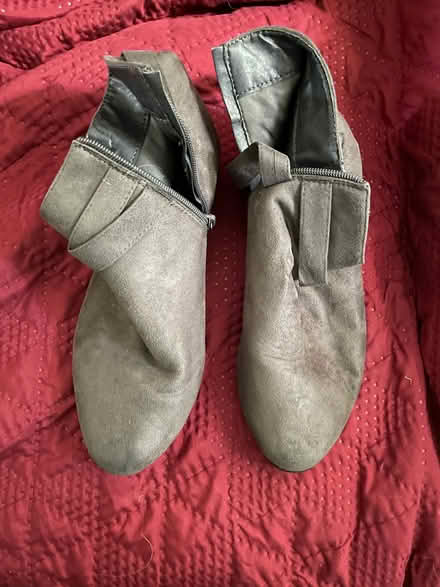 Photo of free Boots 5 (Mitcham CR4) #2