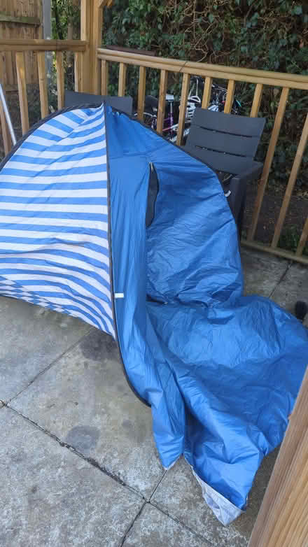 Photo of free Pop up beach tent (Woodley RG5) #1