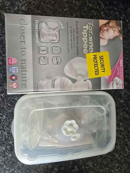 Photo of free Tommee Tippee breast pump + pads (Pinkneys Green SL6) #3