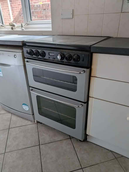 Photo of free Free standing gas cooker with integral gas oven (Palmer Park RG1) #2