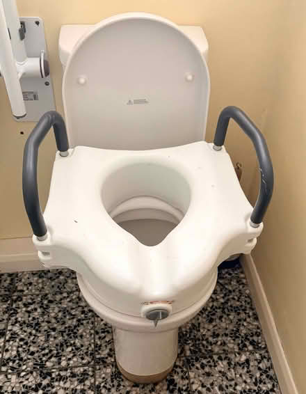 Photo of free Toilet seat raiser with useful handle bars (Devoran TR11) #1